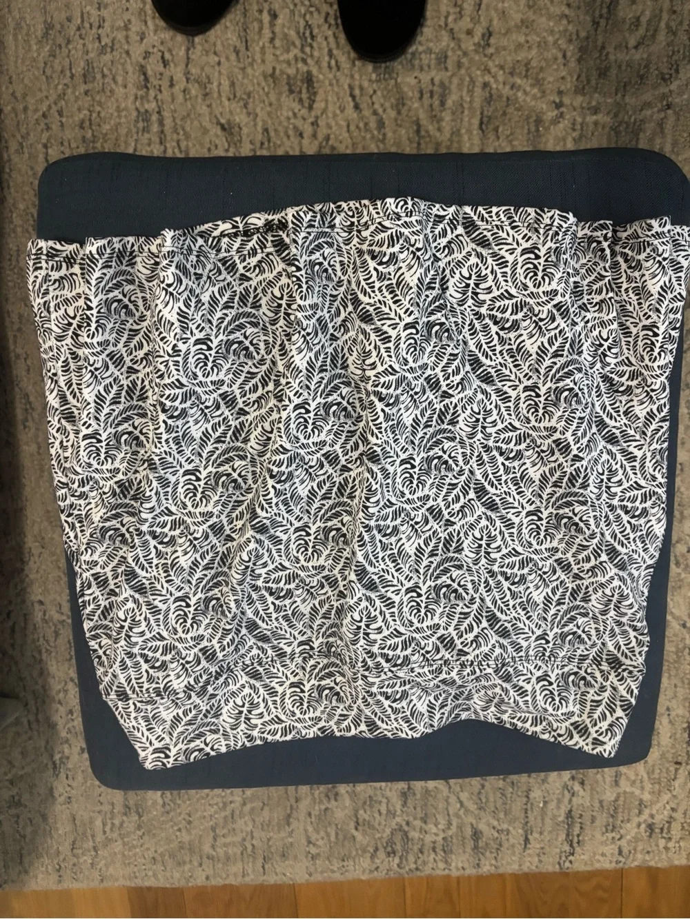 Tommy Bahama Black and White Printed Skort Size Medium - Picture 1 of 4